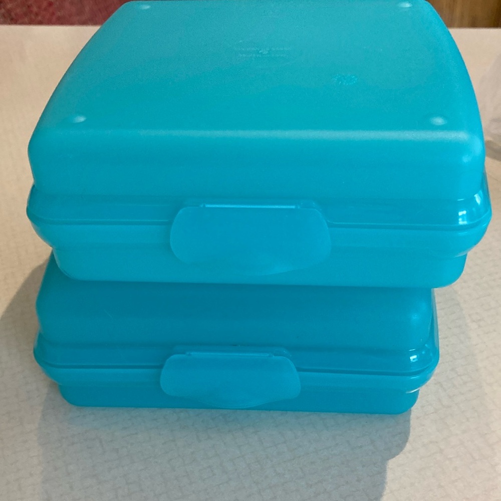 Tupperware Caribbean Blue sandwich keepers new never used